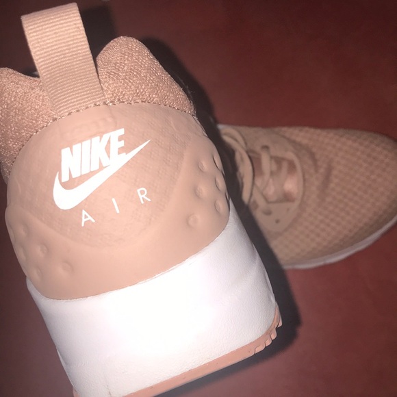 Women's Air Max Motion Lw Running Shoe Mauve - Picture 8 of 8